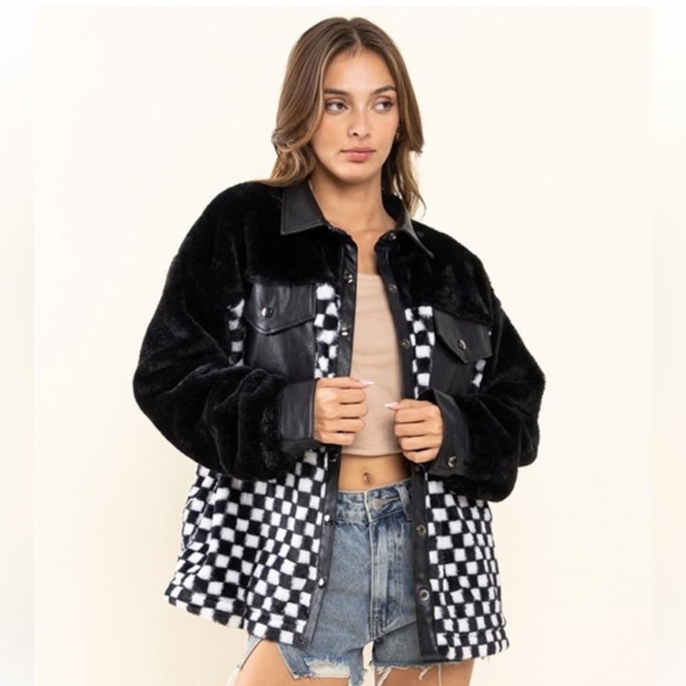 Checkerboard Shacket faux fur & leather - Picture 3 of 8
